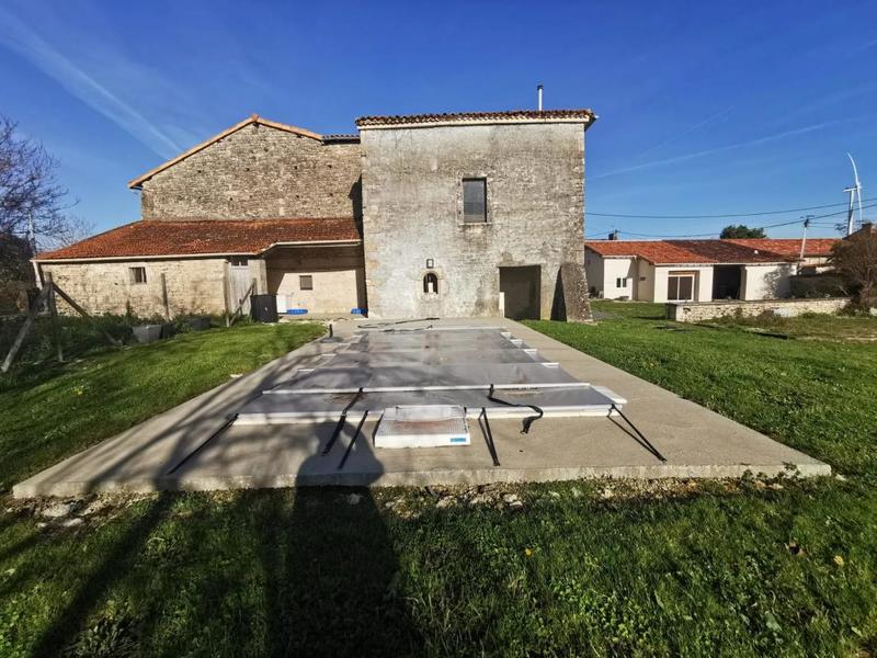 Maison - 280 m² - 7 pièces