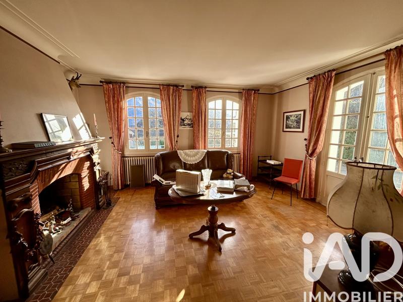 Maison - 183 m² - 9 pièces