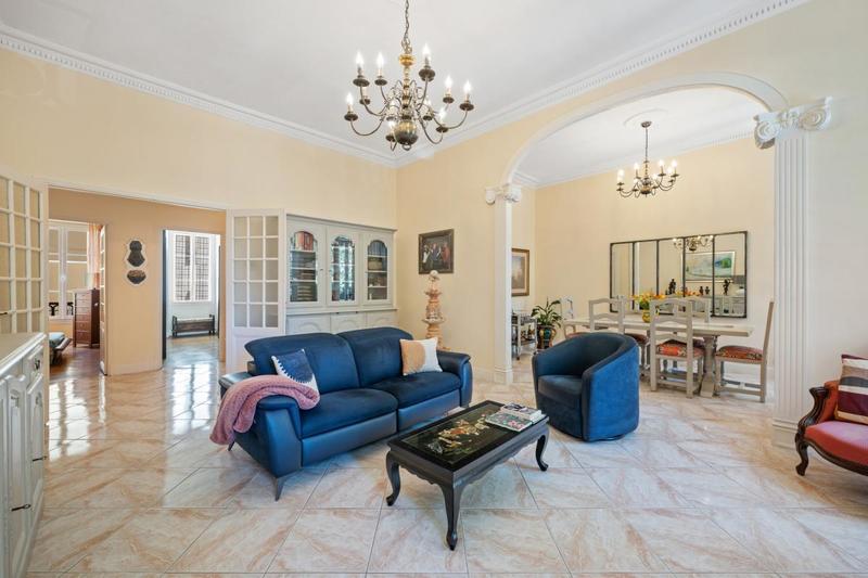 Appartement - 140 m² - 5 pièces