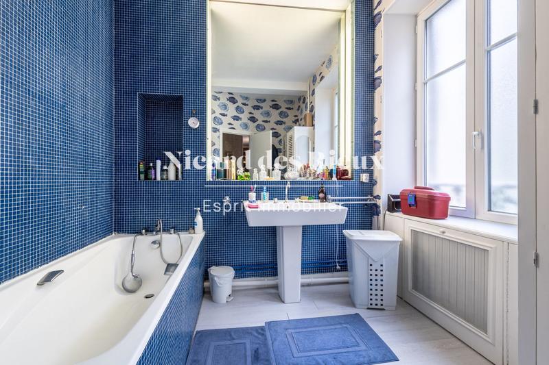 Maison - 264 m² - 10 pièces