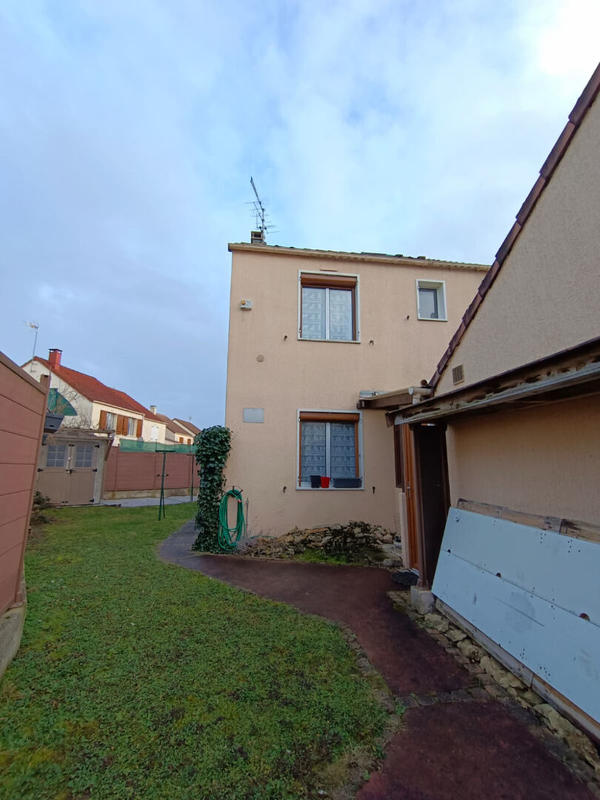 Maison - 85 m² - 5 pièces