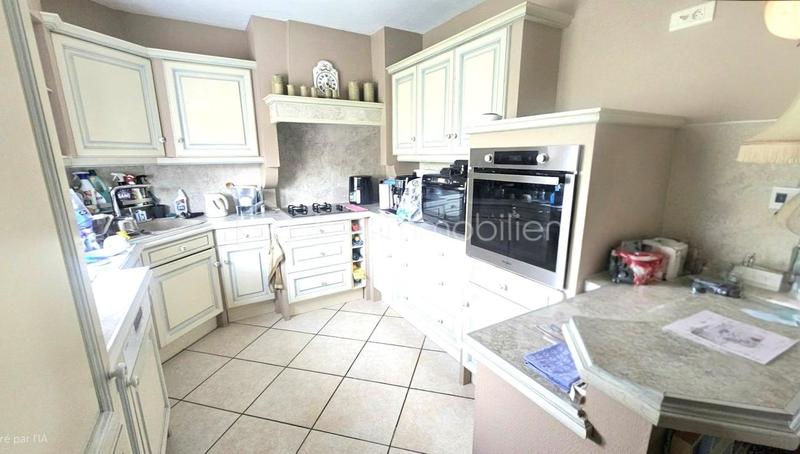 Maison traditionnelle - 140 m² - 6 pièces