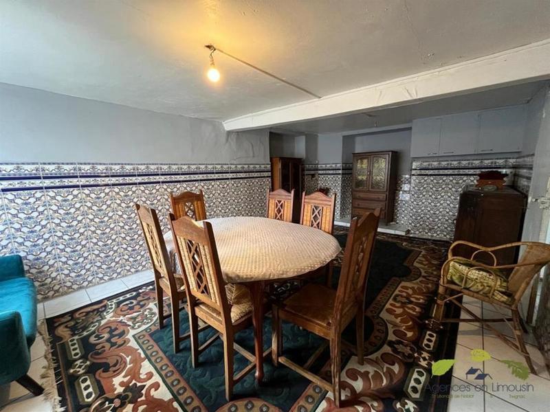 Maison - 135 m² - 9 pièces