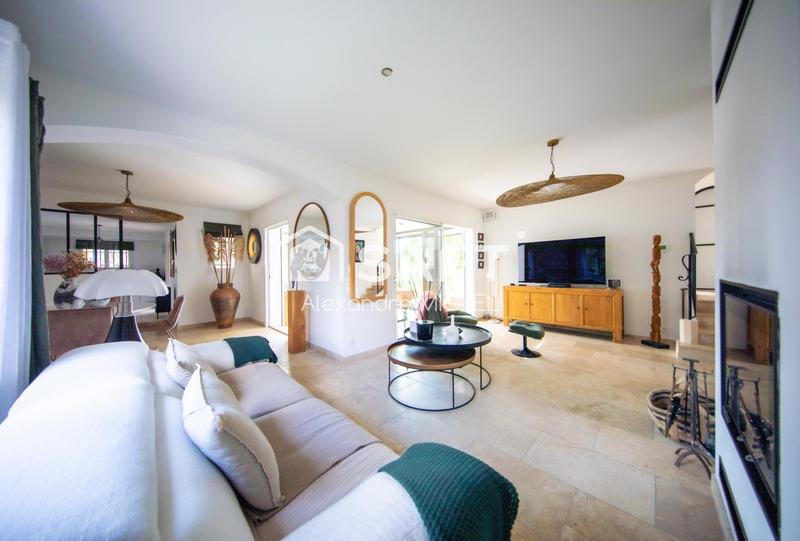 Villa - 200 m² - 6 pièces