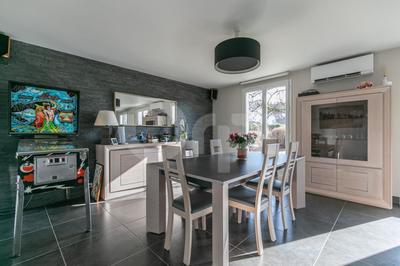 Maison - 205 m² - 8 pièces