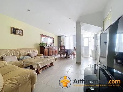 Maison - 225 m² - 10 pièces