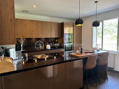 Maison - 142 m² - 6 pièces