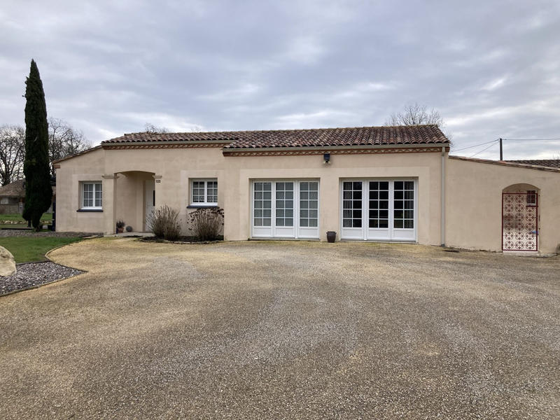 Maison - 185 m² - 9 pièces