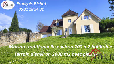 Maison - 200 m² - 8 pièces