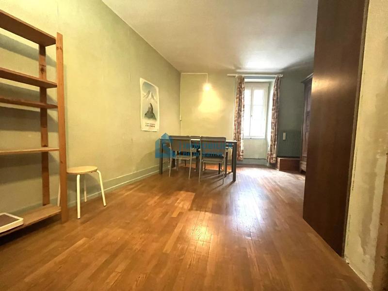 Maison - 212 m² - 11 pièces