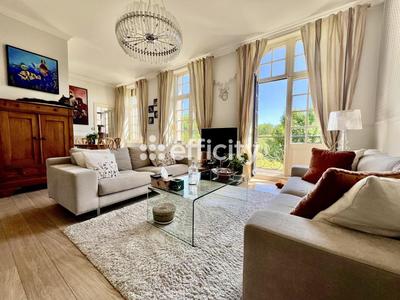 Appartement - 130 m² - 6 pièces