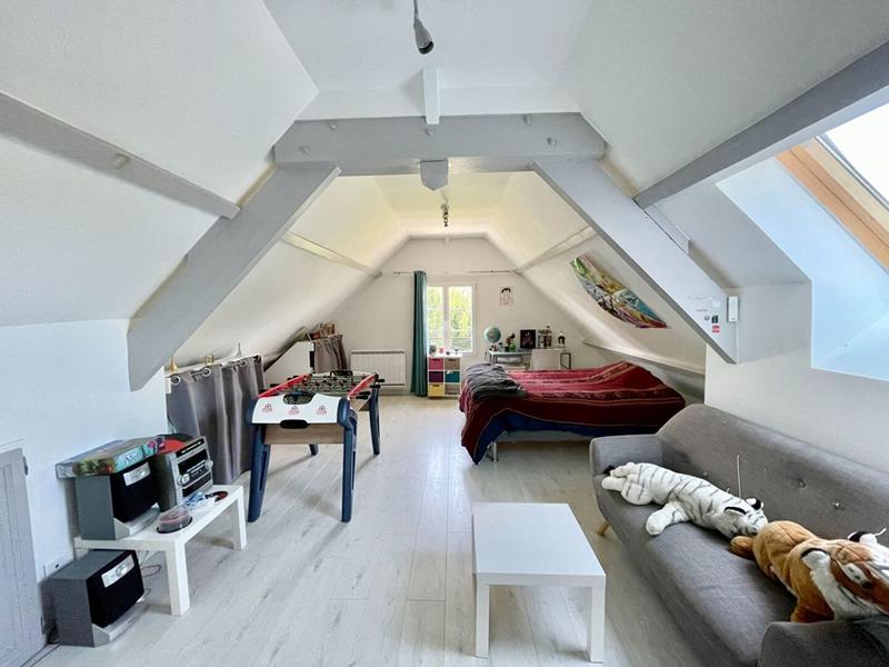 Maison - 230 m² - 7 pièces