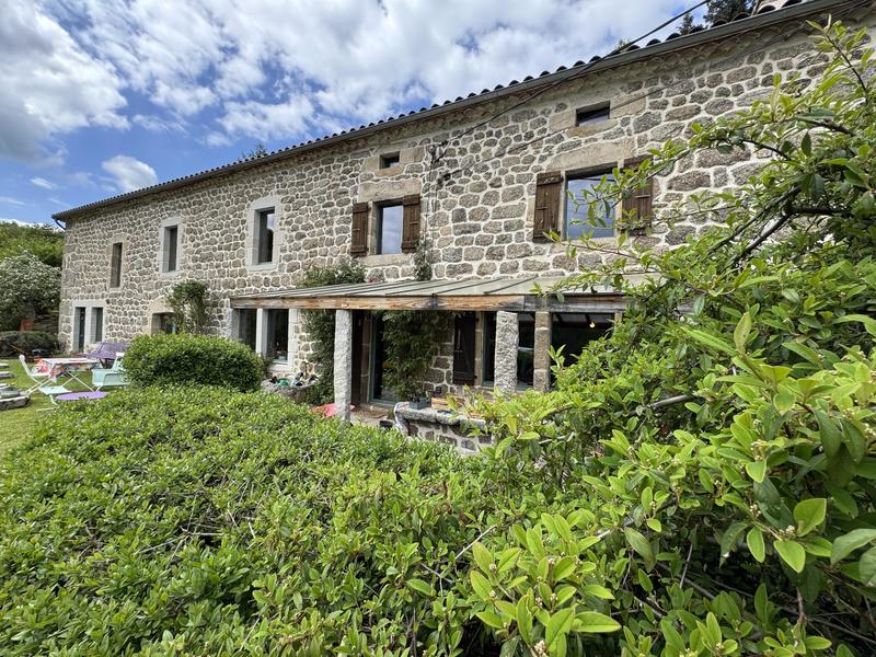 Corps de ferme - 250 m² - 7 pièces