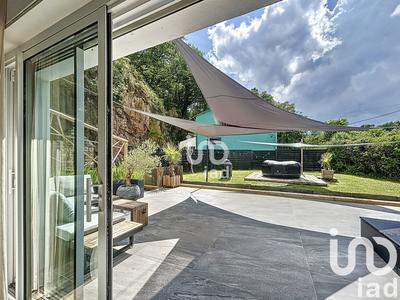 Maison - 245 m² - 8 pièces