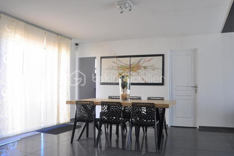 Villa - 145 m² - 6 pièces