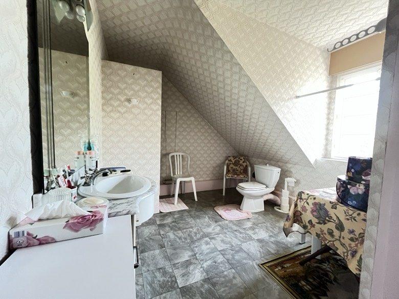 Maison traditionnelle - 157 m² - 7 pièces