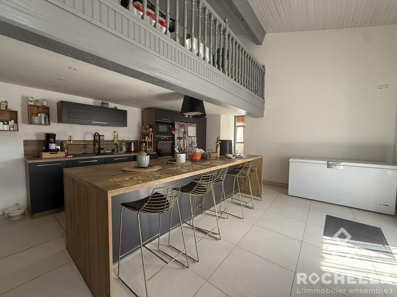 Maison ancienne - 244 m² - 7 pièces