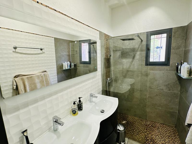 Propriété - 165 m² - 5 pièces