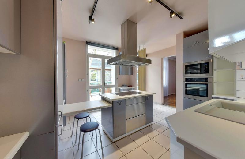 Maison - 251 m² - 6 pièces