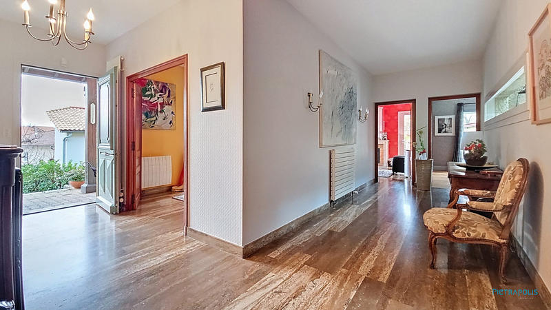 Maison - 226 m² - 8 pièces