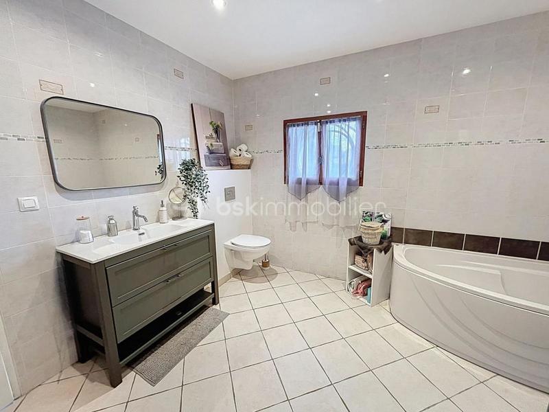 Longère - 230 m² - 7 pièces