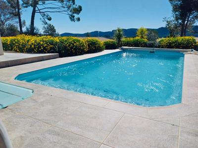 Villa - 208 m² - 4 pièces