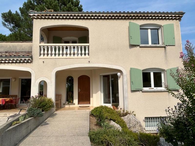 Maison - 190 m² - 7 pièces