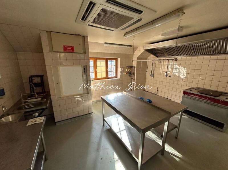 Bureau - 308 m² - 6 pièces