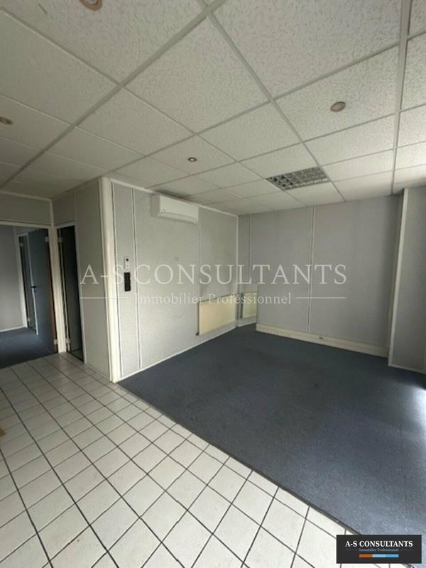 Local d'activité / Entrepôt - 670 m²