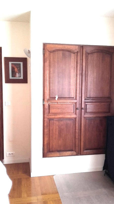 Maison - 233 m² - 11 pièces