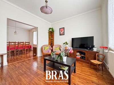 Maison - 160 m² - 10 pièces