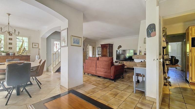 Maison traditionnelle - 169 m² - 6 pièces