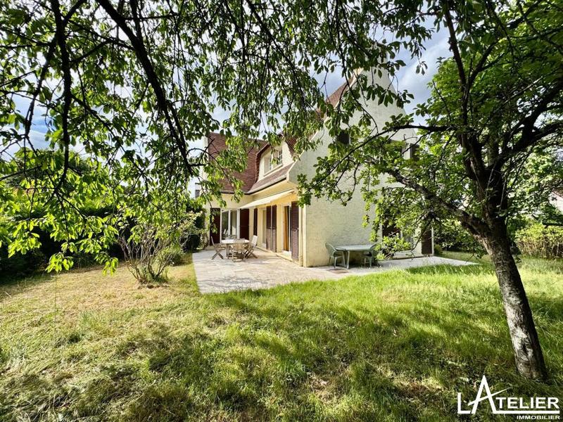 Maison - 170 m² - 10 pièces