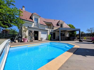 Maison - 165 m² - 6 pièces