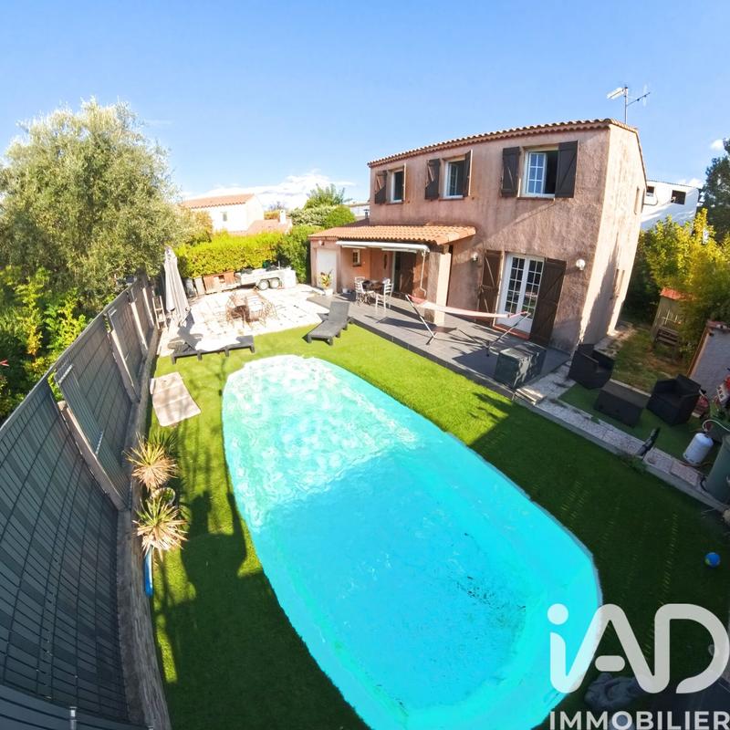 Maison - 92 m² - 4 pièces