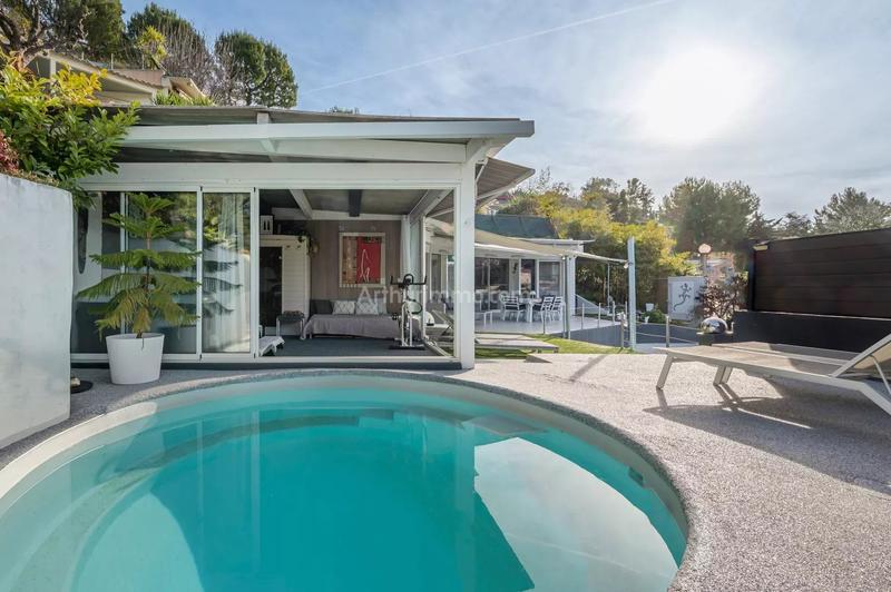 Maison - 95 m² - 4 pièces