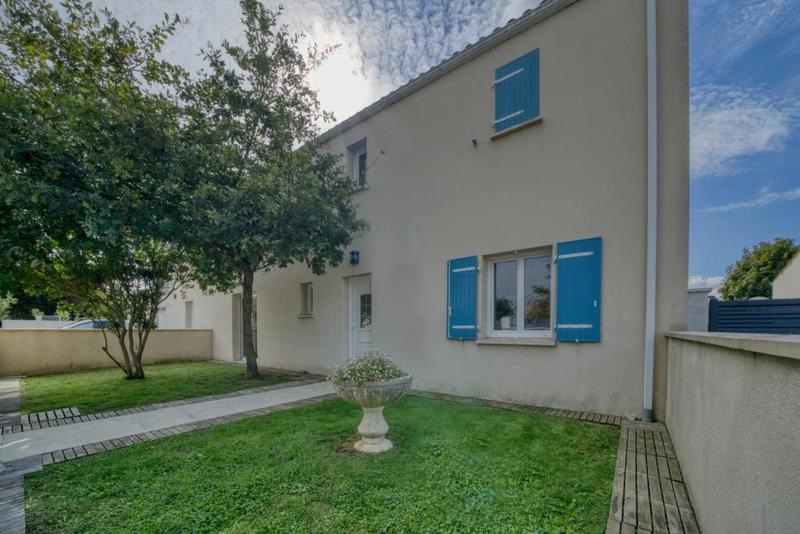 Maison - 180 m² - 7 pièces