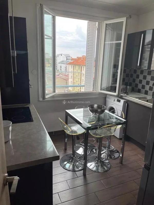 Appartement - 107 m² - 4 pièces