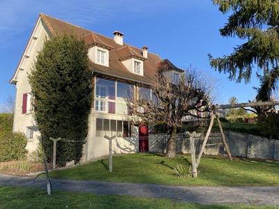 Maison - 140 m² - 8 pièces