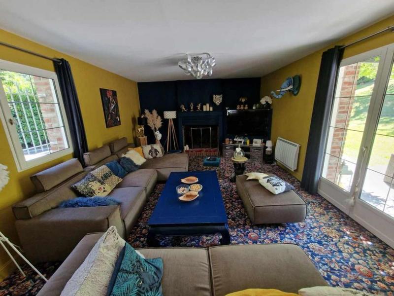 Propriété - 260 m² - 8 pièces