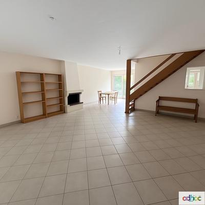 Maison contemporaine - 240 m² - 10 pièces