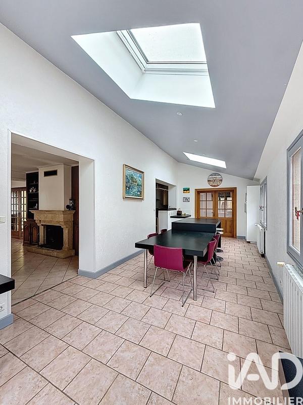 Maison - 215 m² - 10 pièces