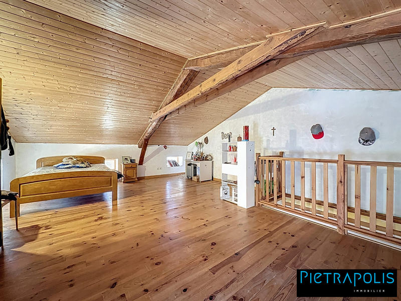 Maison - 278 m² - 6 pièces