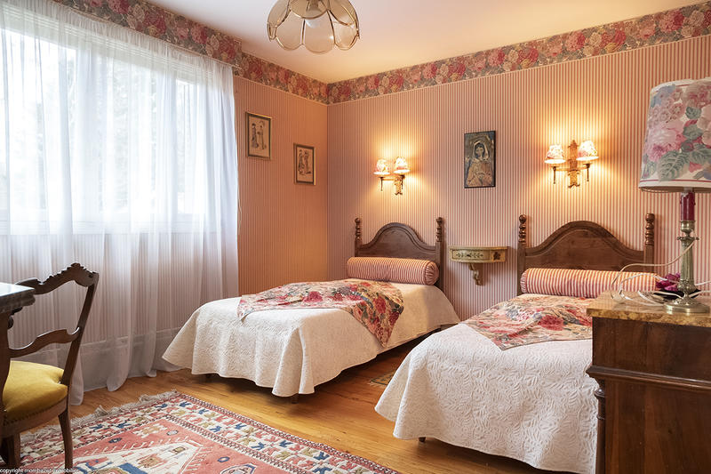 Villa - 205 m² - 9 pièces