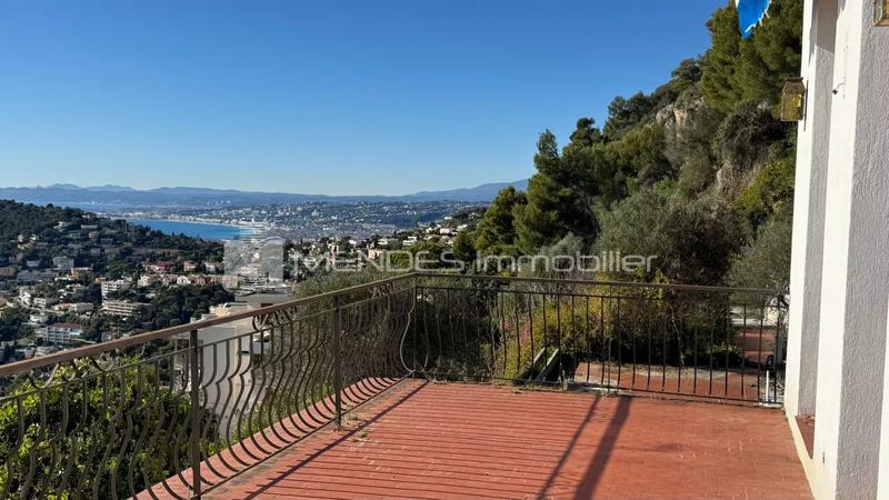 Villa - 597 m² - 11 pièces