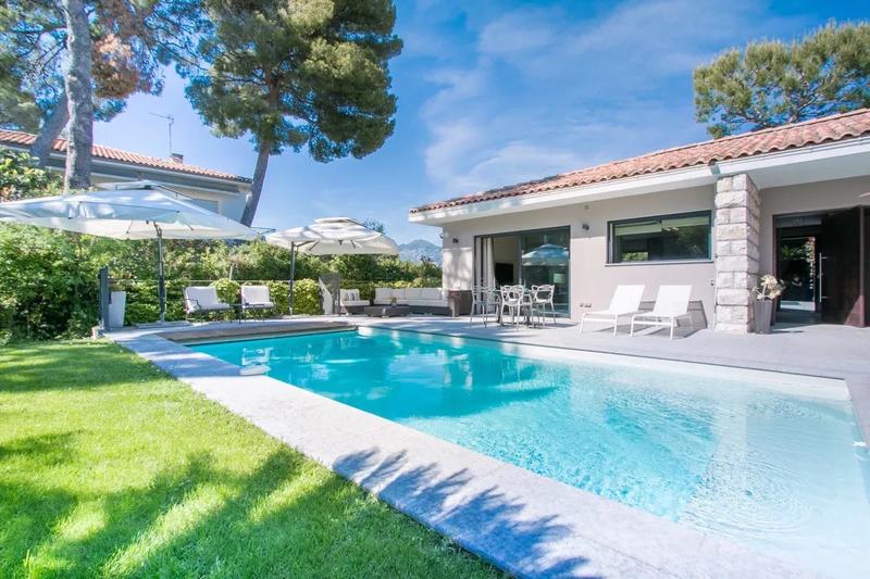 Villa - 200 m² - 5 pièces