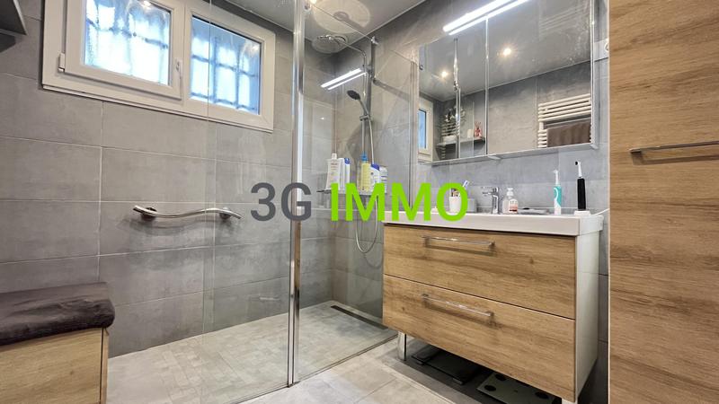 Maison traditionnelle - 160 m² - 7 pièces