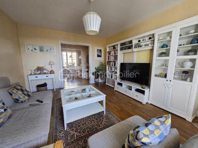 Appartement - 99 m² - 4 pièces