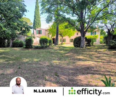 Maison - 185 m² - 9 pièces