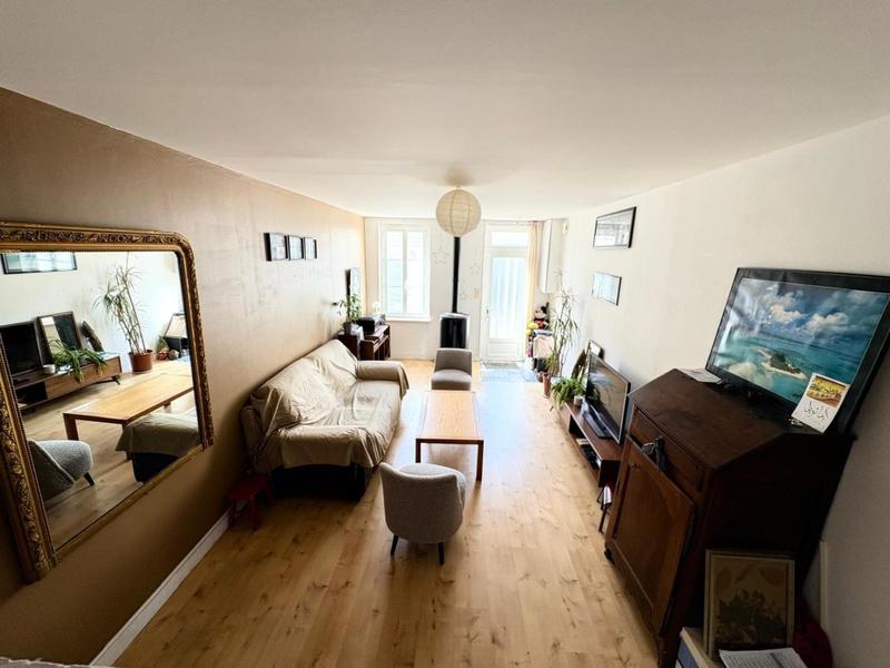 Maison - 96 m² - 6 pièces